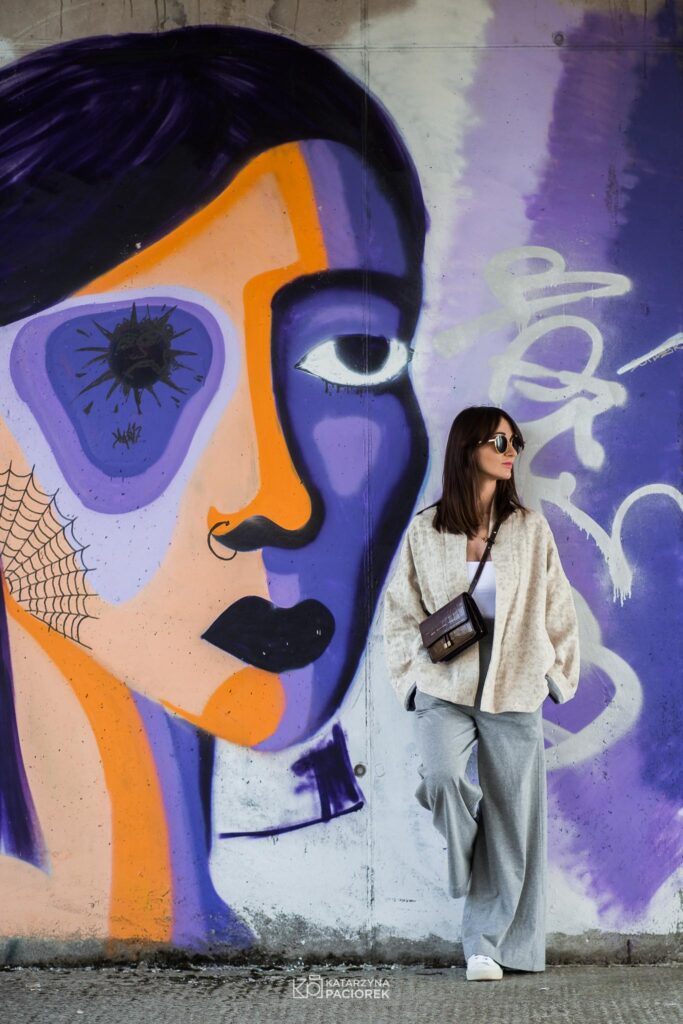 Kobieta, street art, fashion
